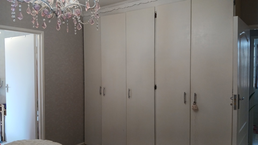 2 Bedroom Property for Sale in Langenhovenpark Free State